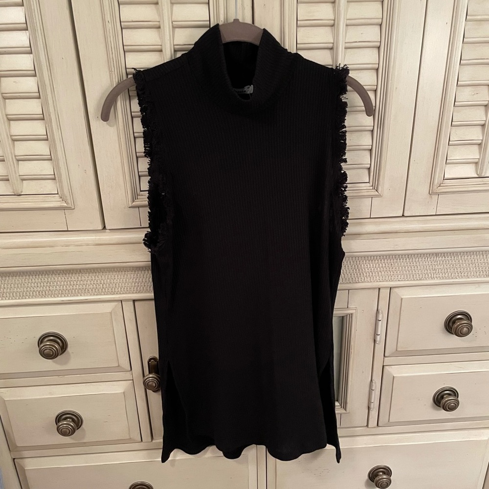 Redhaute Mock Neck Shell, Black, size: M, NWT